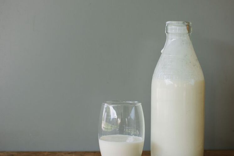 Kefir é uma bebida saudável que é recomendada para ser incluída na dieta diária.