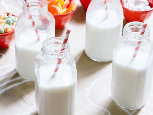 Quatro copos de kefir durante o dia - um método suave de perder peso com uma dieta de kefir