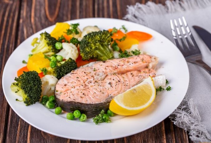Peixe para vapor com vegetais