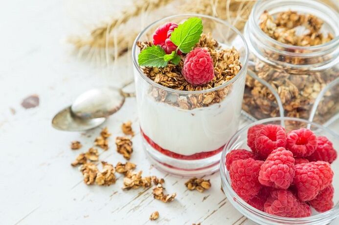 iogurte com framboesas e muesli para perda de peso